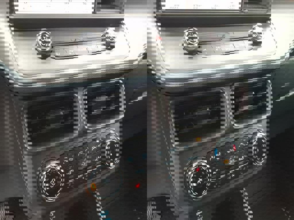 Certified 2024 Ford Maverick XLT w/ XLT Luxury Package image 21