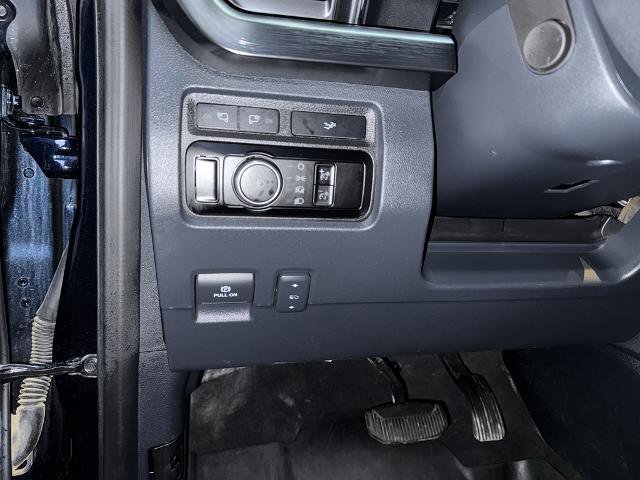 Certified 2023 Ford F350 Lariat w/ Lariat Ultimate Package image 14