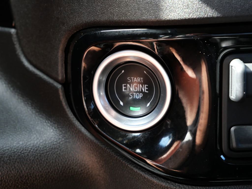 Used 2025 GMC Sierra 1500 SLT image 24