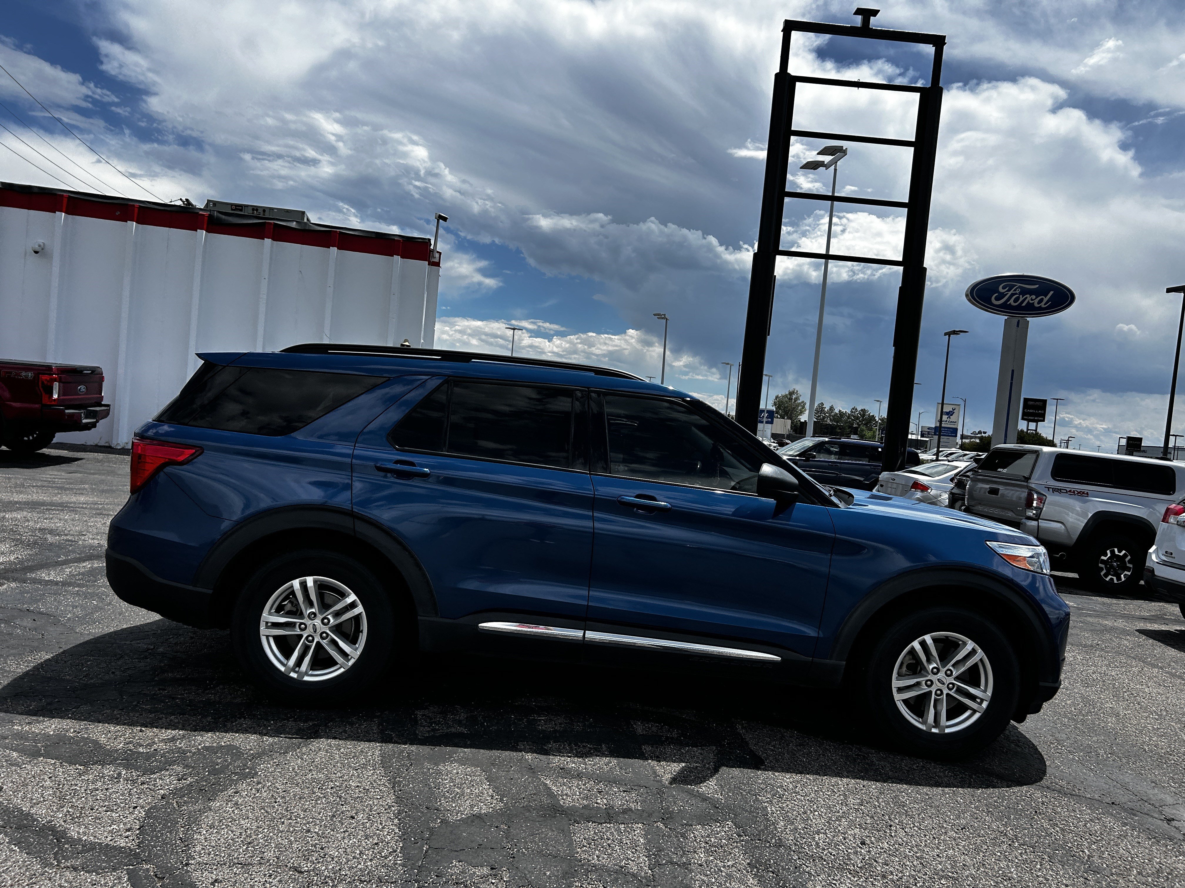 Certified 2020 Ford Explorer XLT w/ Equipment Group 202A AWD/4WD image 6