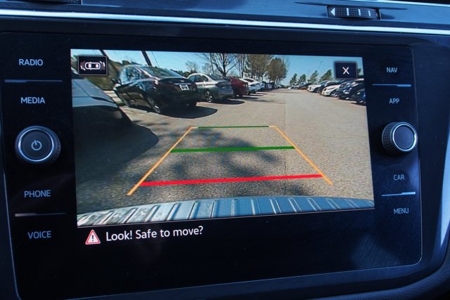 Used 2022 Volkswagen Tiguan SEL R-Line AWD/4WD image 34