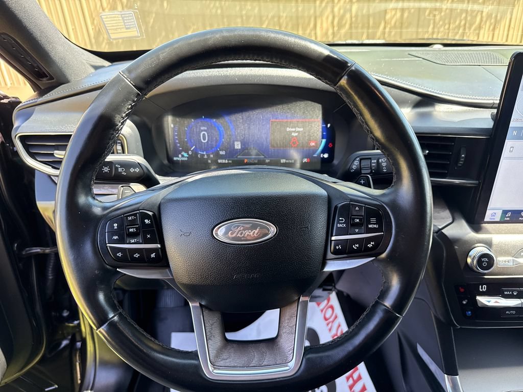 Certified 2020 Ford Explorer Platinum w/ Premium Technology Package AWD/4WD image 15