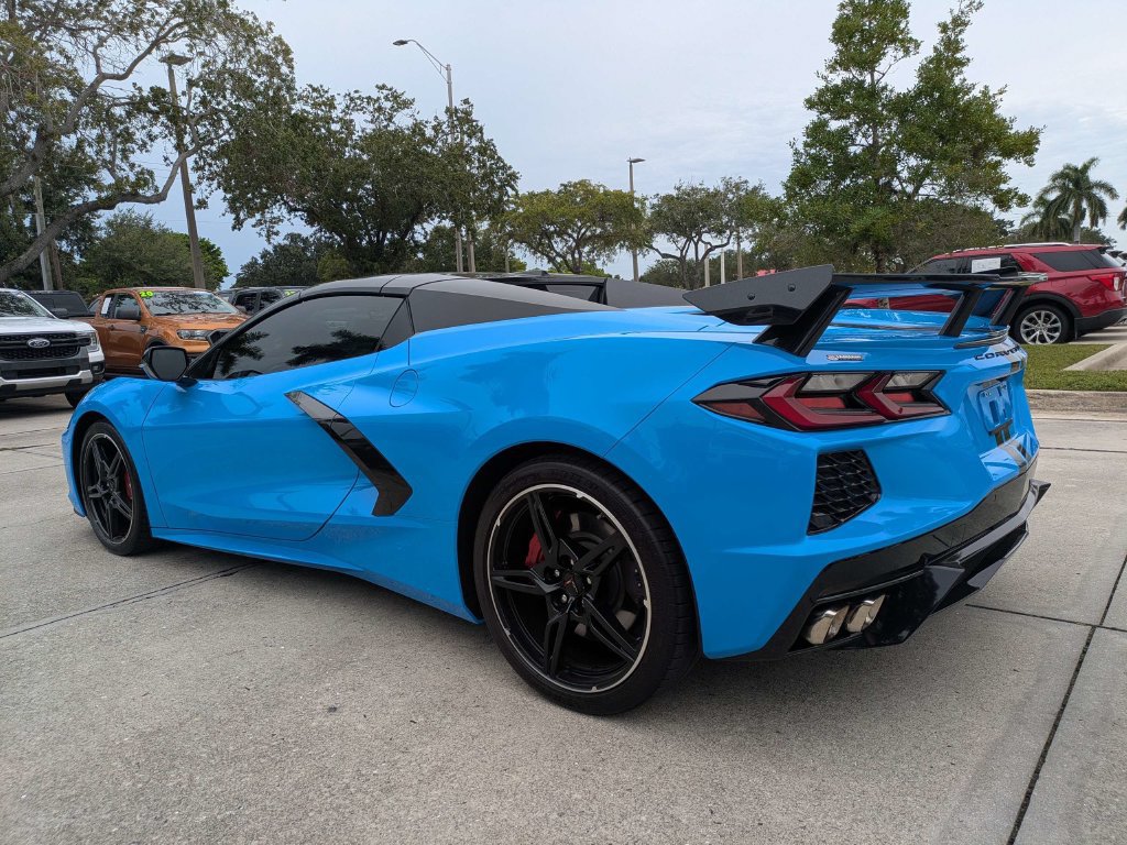 Used 2021 Chevrolet Corvette Stingray Premium Conv w/ Z51 Performance Package RWD image 6