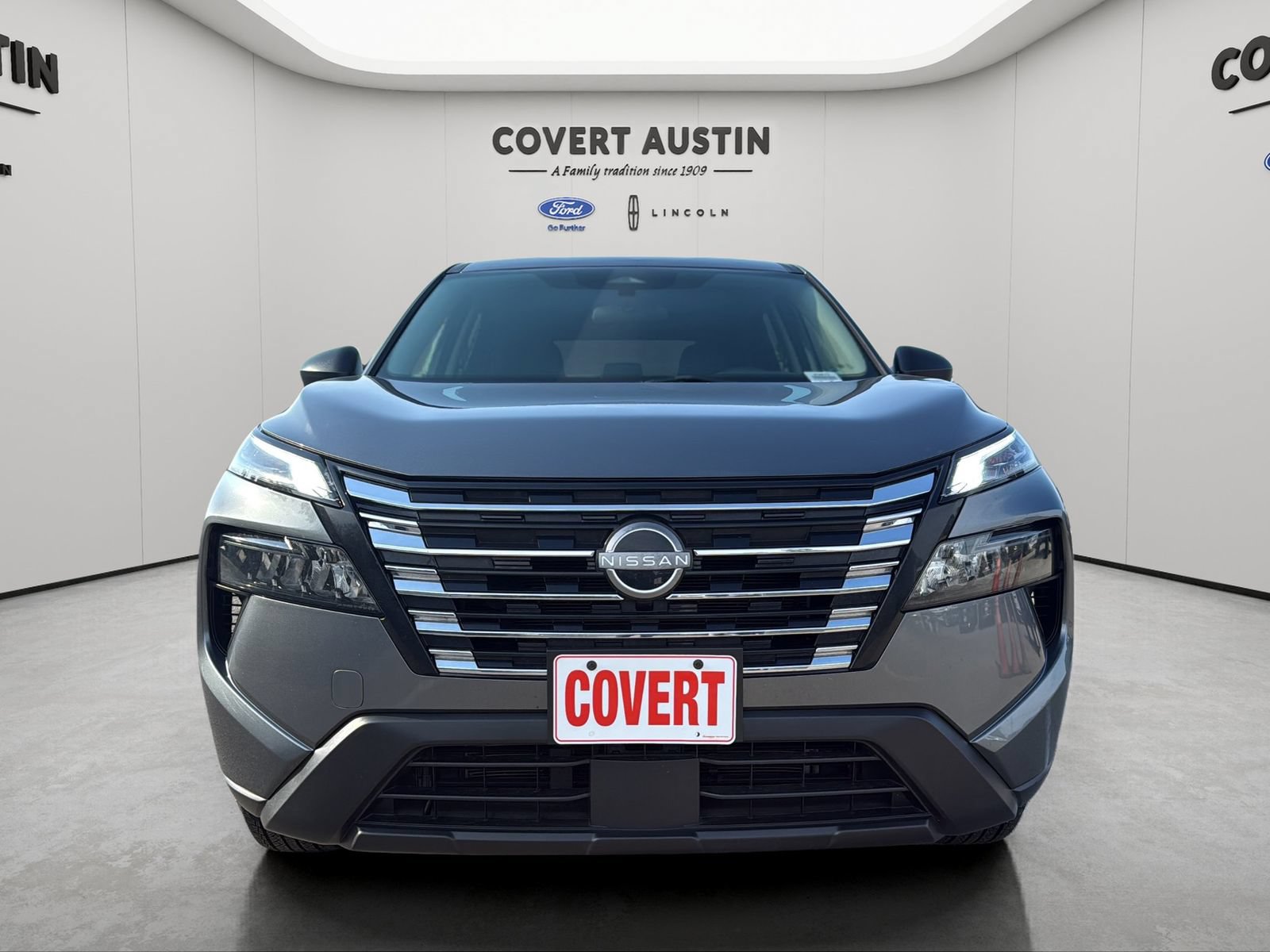 Used 2024 Nissan Rogue S FWD image 8