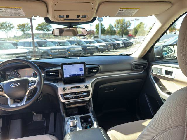 Certified 2023 Ford Explorer XLT RWD image 21