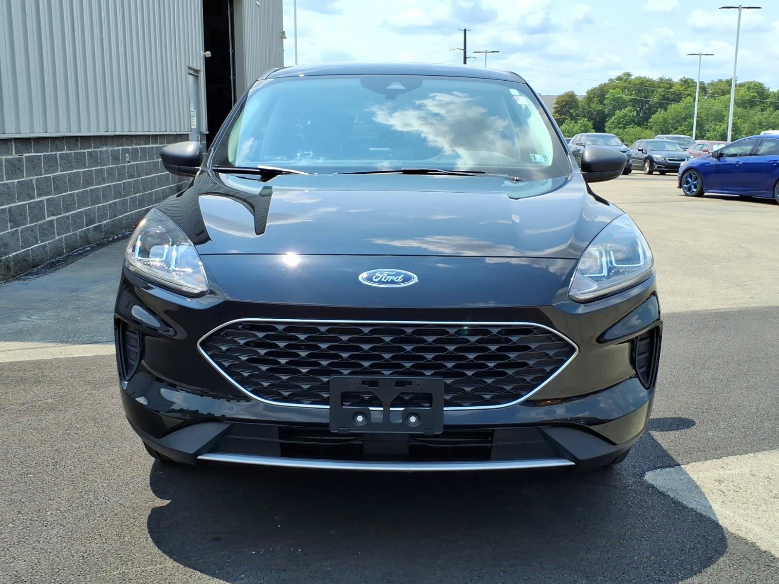 Certified 2022 Ford Escape SE w/ Convenience Package AWD/4WD image 2