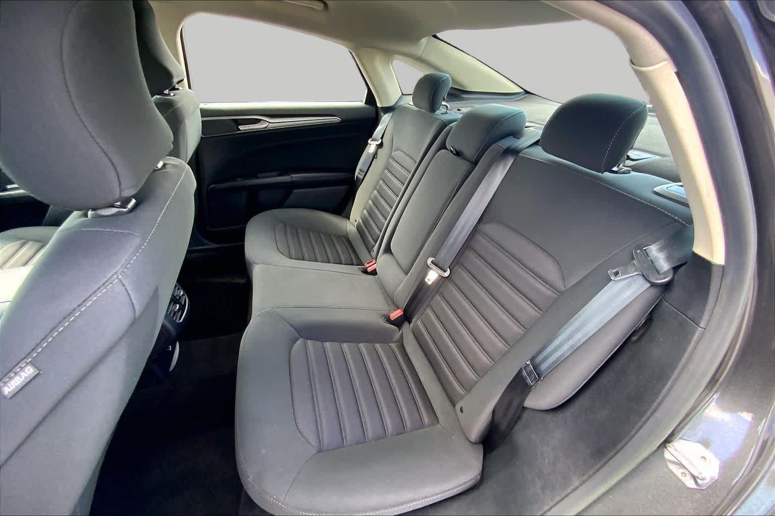 Certified 2019 Ford Fusion SE FWD image 20