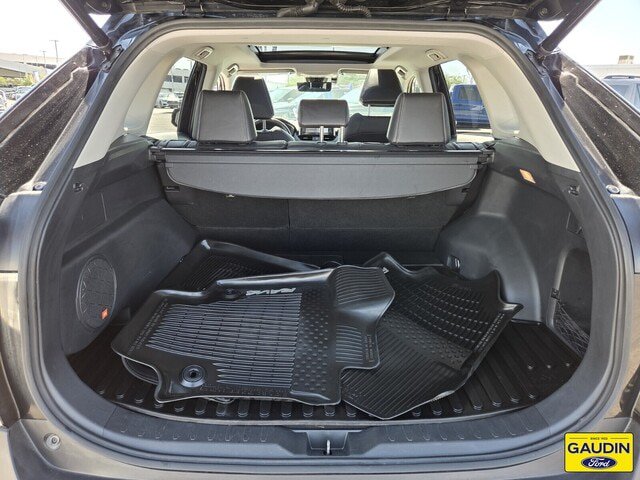 Used 2020 Toyota RAV4 Limited AWD/4WD image 14