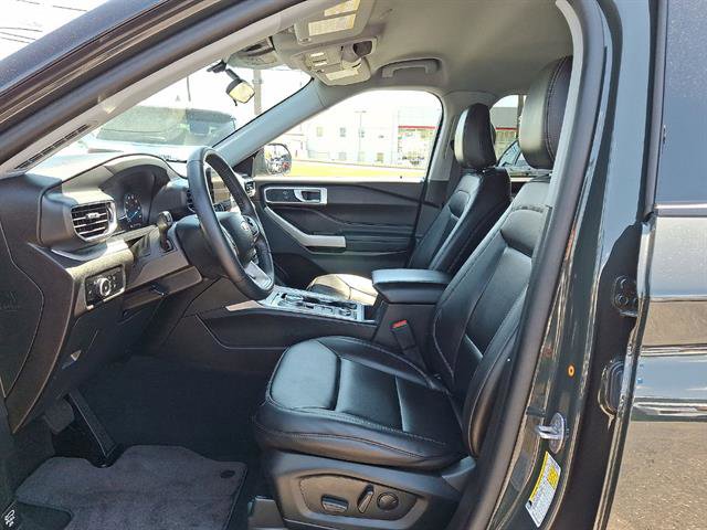 Certified 2023 Ford Explorer XLT w/ Equipment Group 202A AWD/4WD image 16