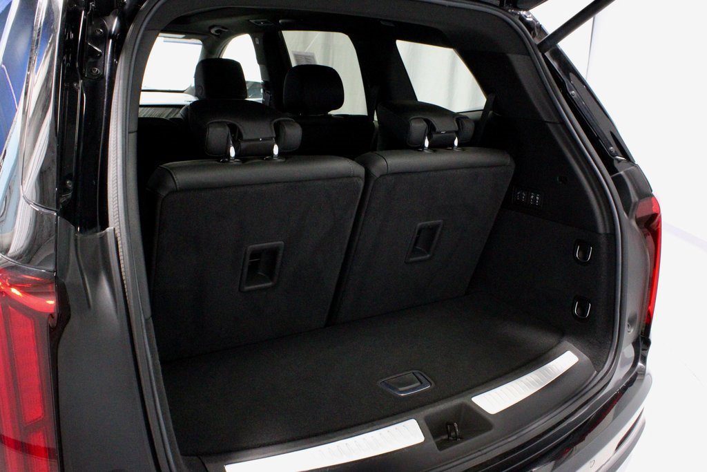 Used 2025 Cadillac XT6 Premium Luxury image 14