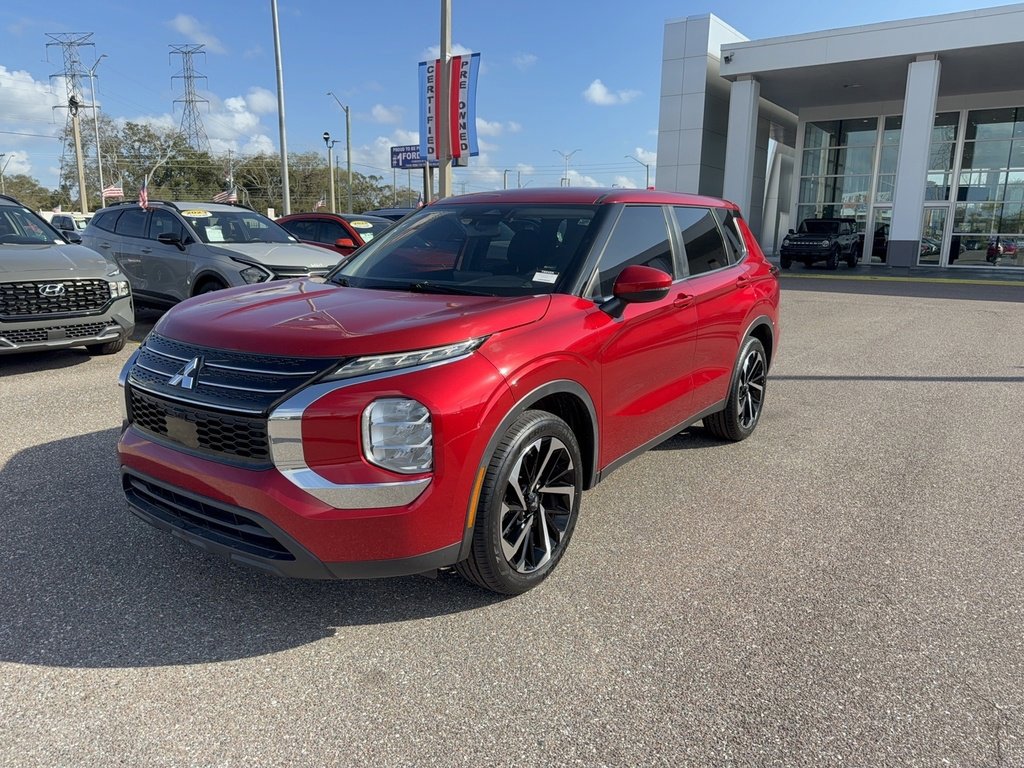 Used 2022 Mitsubishi Outlander ES image 4