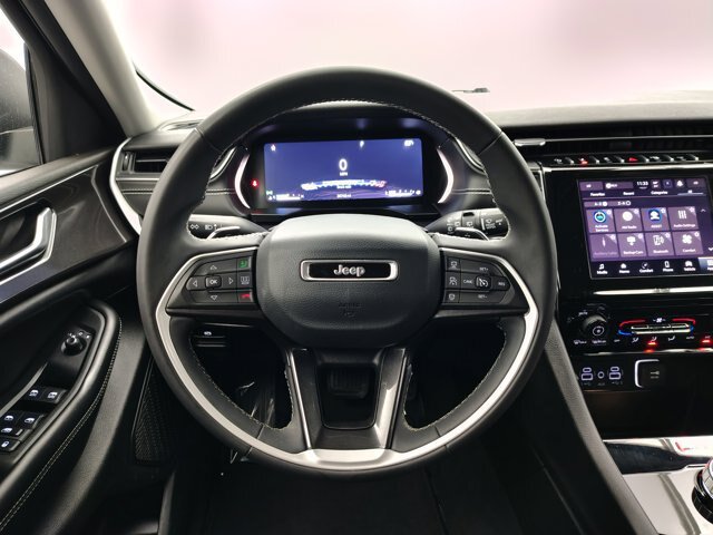 Used 2023 Jeep Grand Cherokee Laredo AWD/4WD image 32