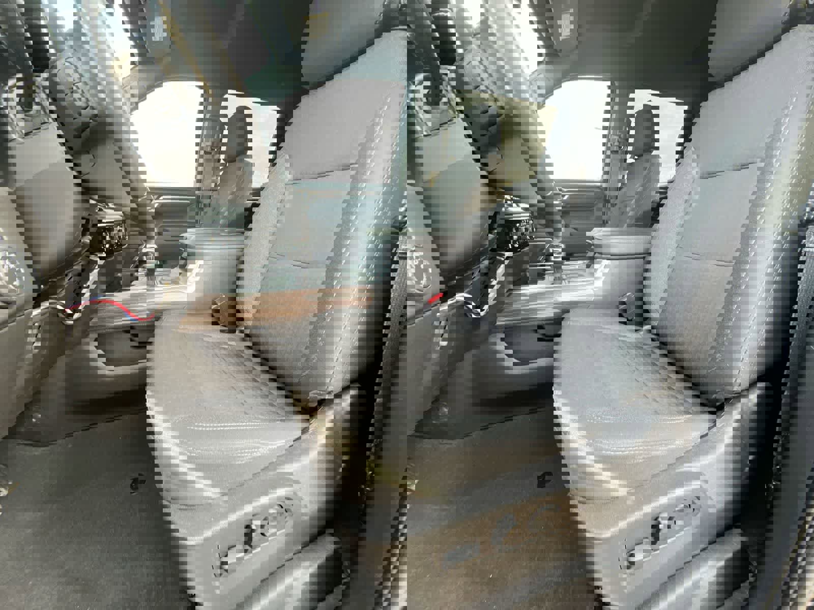 Used 2022 Chevrolet Silverado 1500 LT image 16