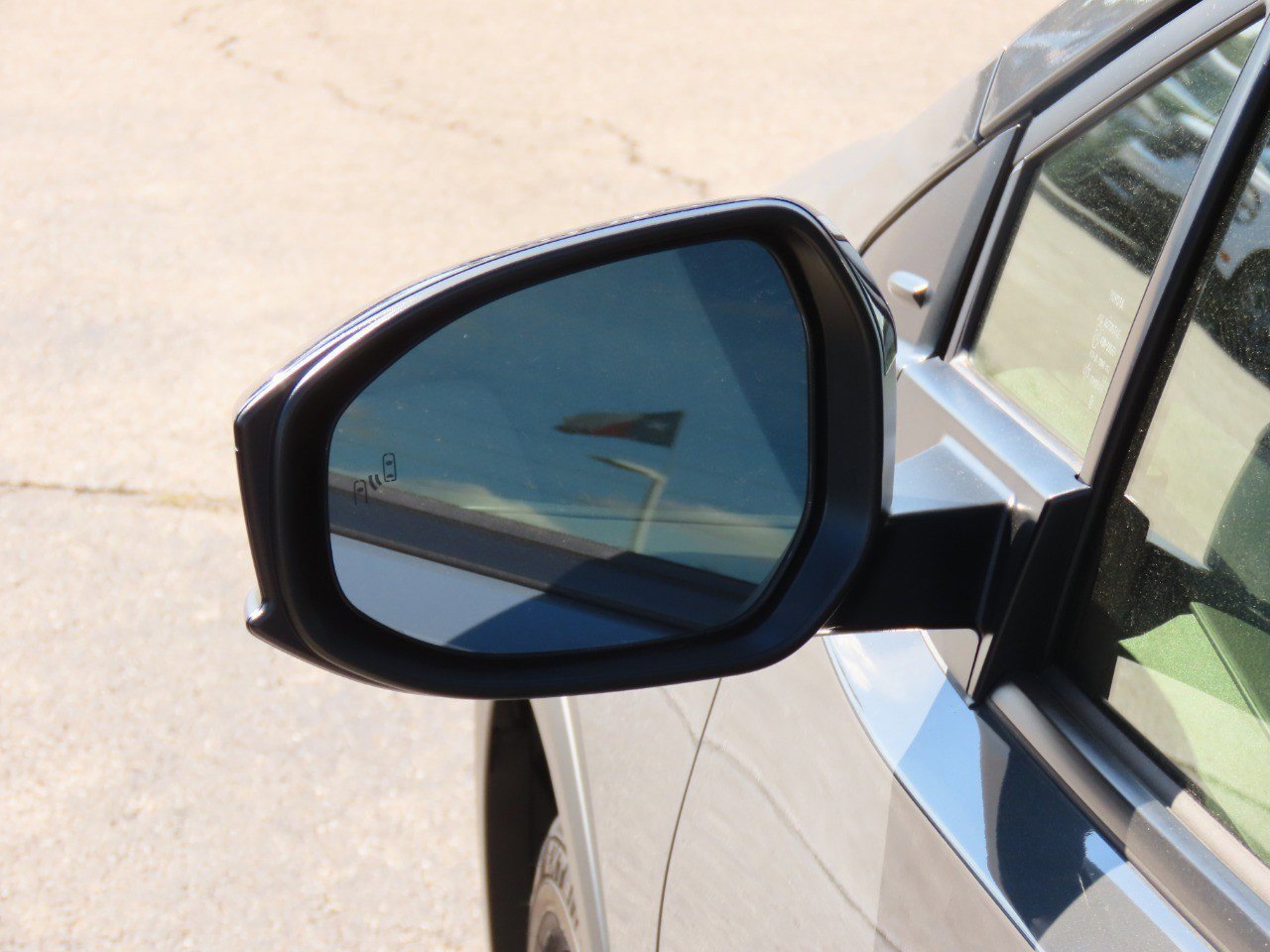 Used 2023 Toyota Prius LE image 18