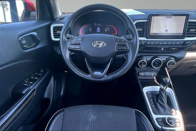 Used 2023 Hyundai Venue Limited FWD image 5