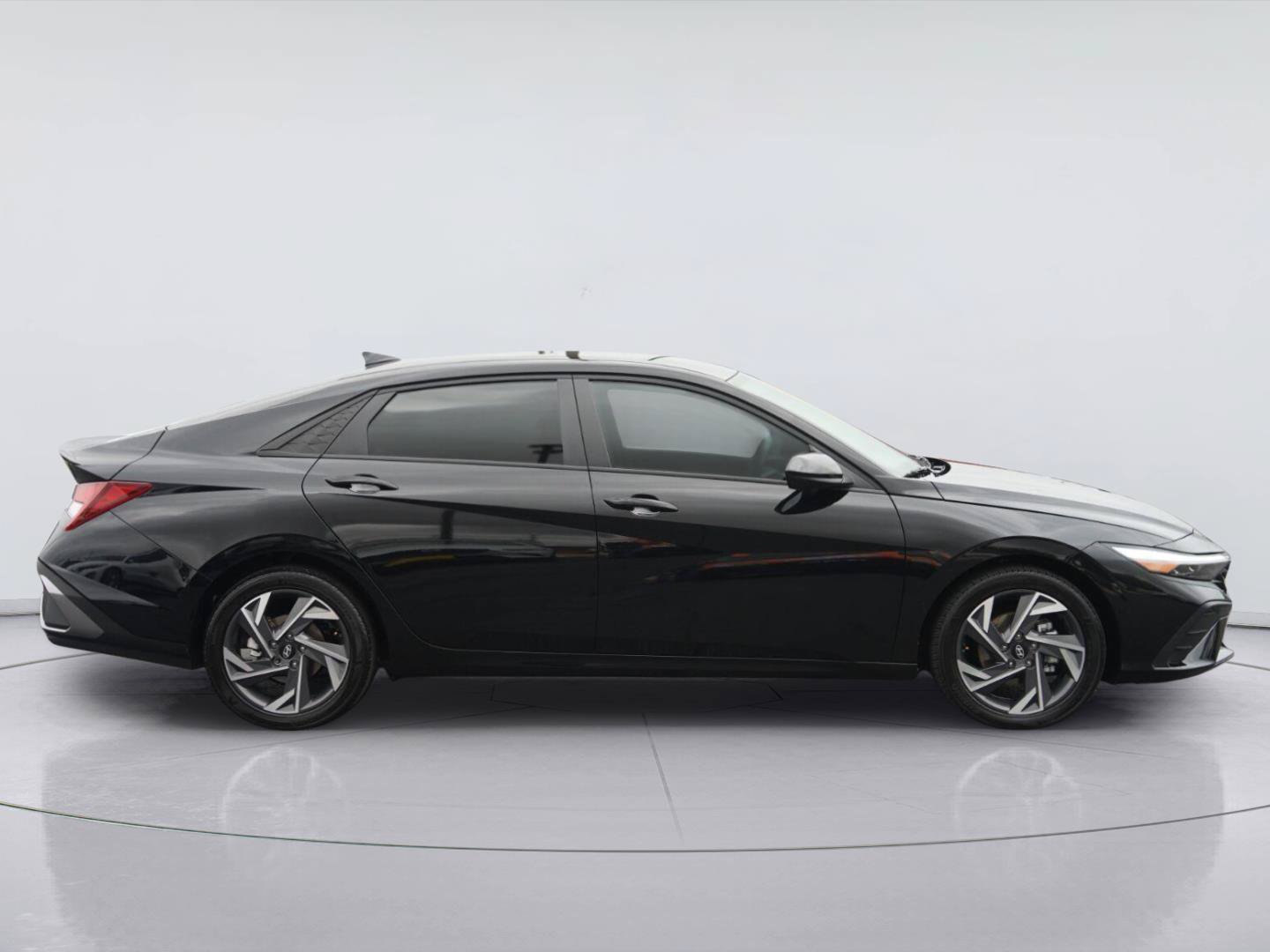 Used 2025 Hyundai Elantra Sport FWD image 5