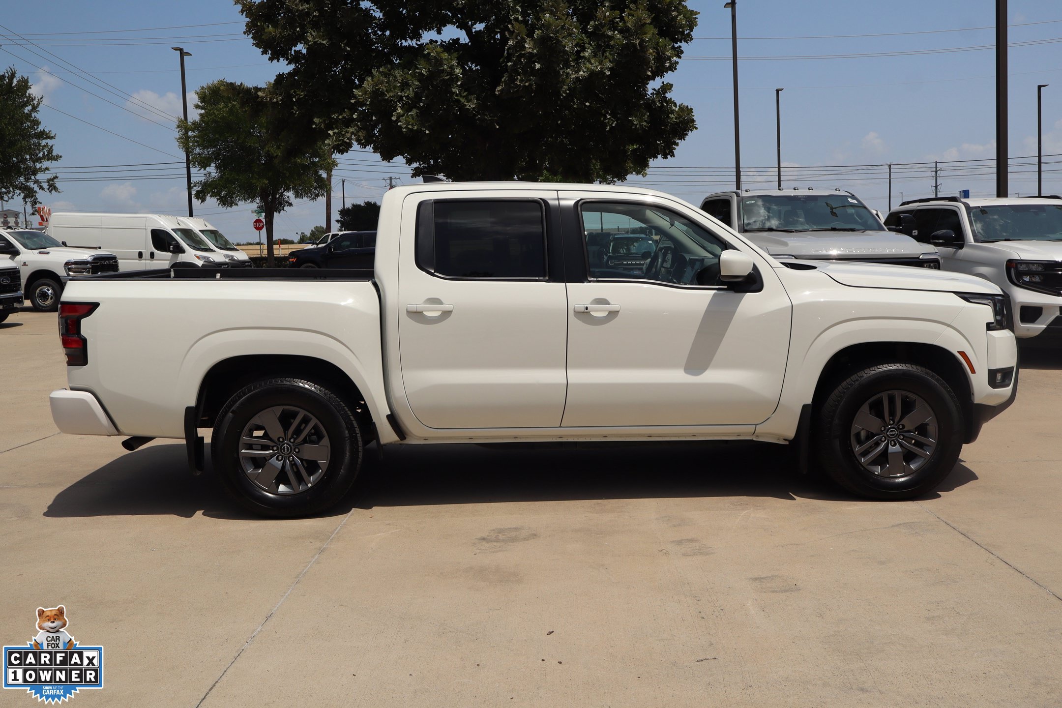 Used 2025 Nissan Frontier SV w/ SV Convenience Package RWD image 3