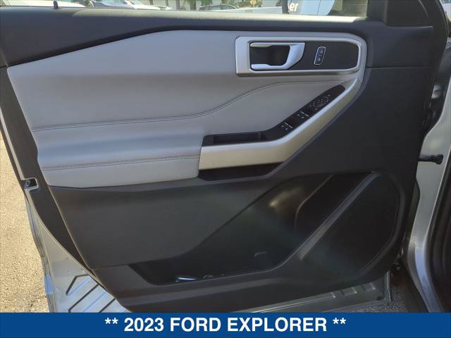 Certified 2023 Ford Explorer XLT w/ Equipment Group 202A RWD image 10
