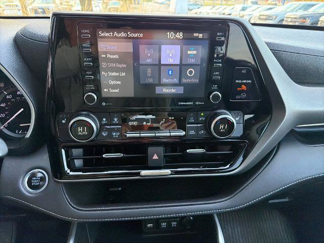 Used 2021 Toyota Highlander XLE AWD/4WD image 33