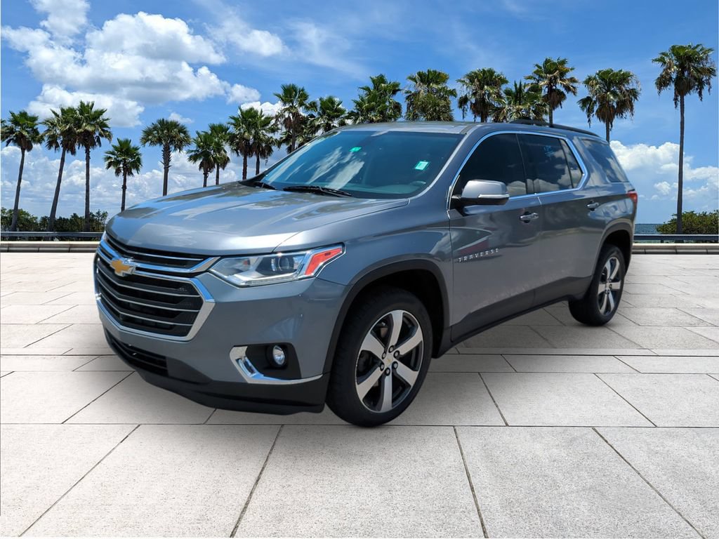 Used 2021 Chevrolet Traverse LT w/ LT Premium Package FWD image 3
