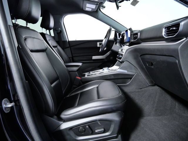 Certified 2023 Ford Explorer XLT w/ Equipment Group 202A AWD/4WD image 9