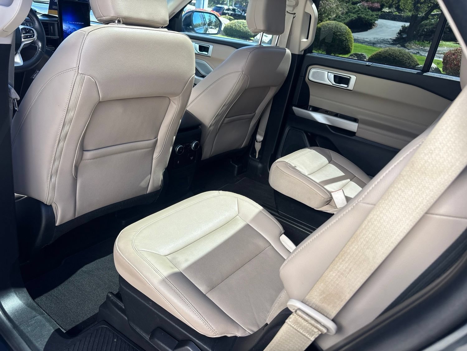 Certified 2023 Ford Explorer Limited w/ Limited Technology Package AWD/4WD image 39