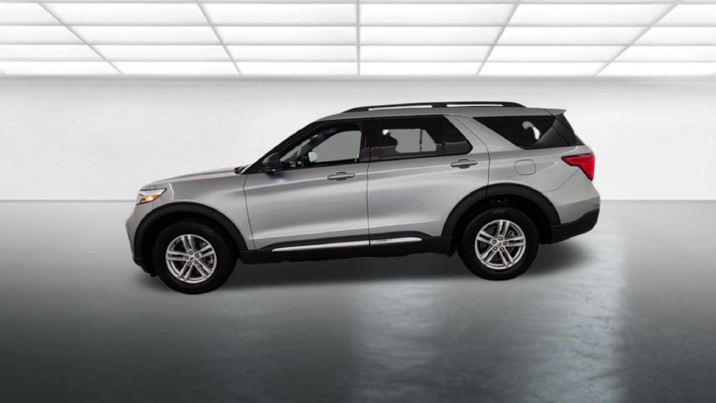 Certified 2024 Ford Explorer XLT w/ Equipment Group 202A AWD/4WD image 6