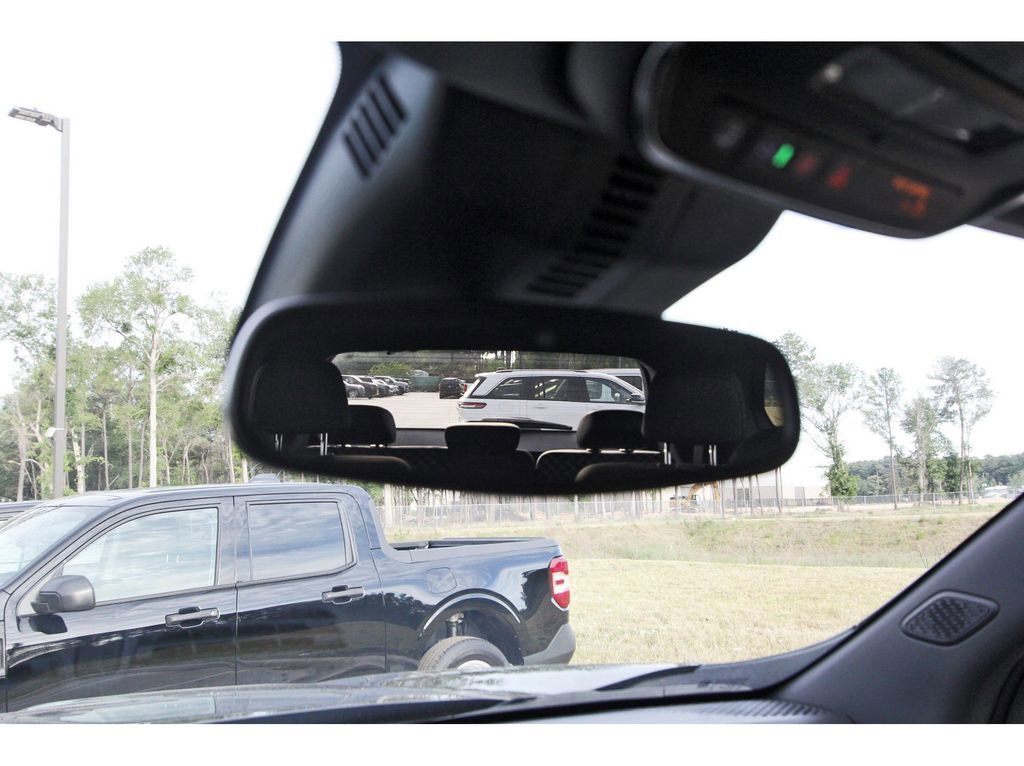 Used 2025 GMC Acadia Denali FWD image 23