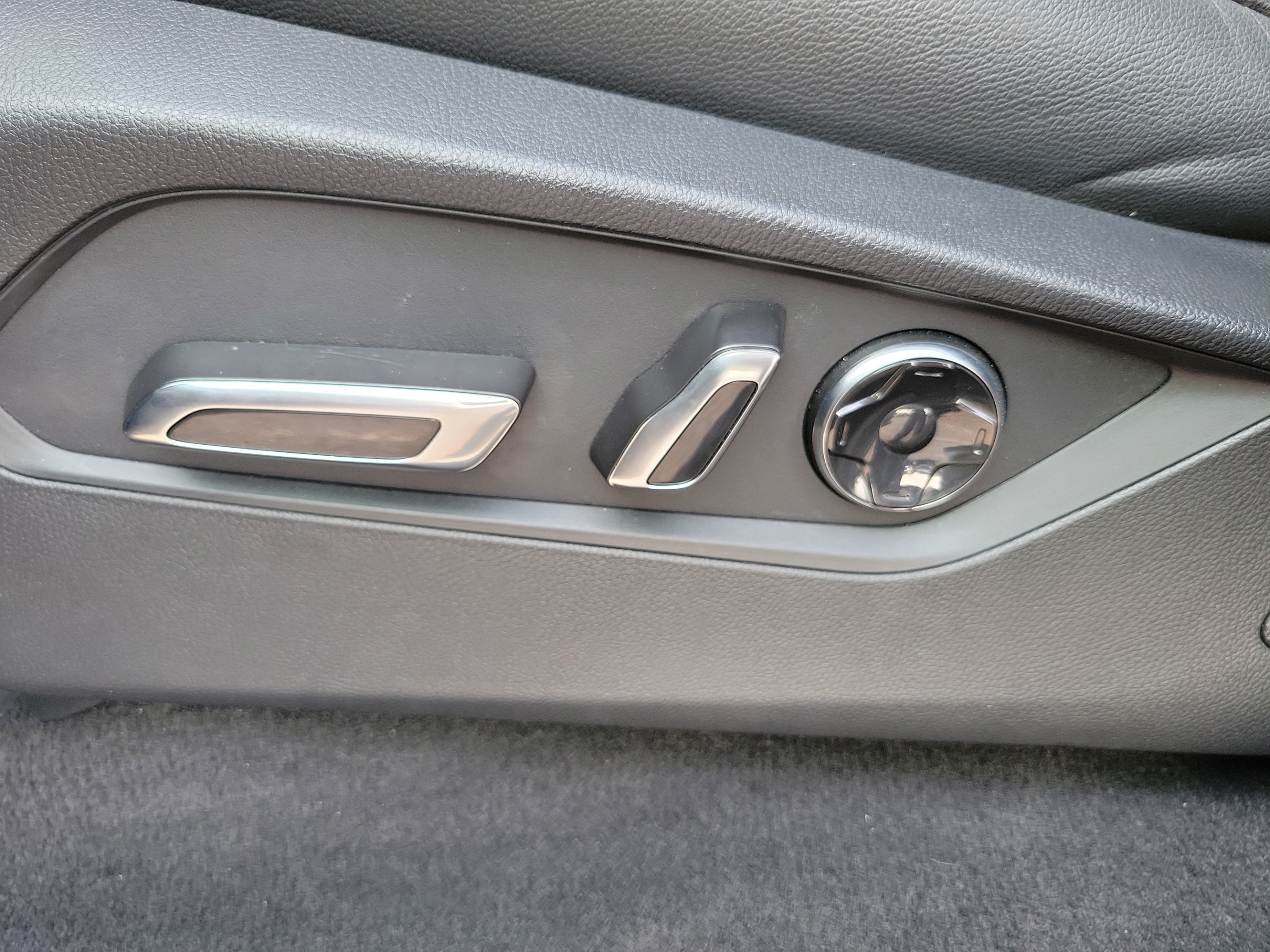 Used 2023 Acura MDX SH-AWD image 19