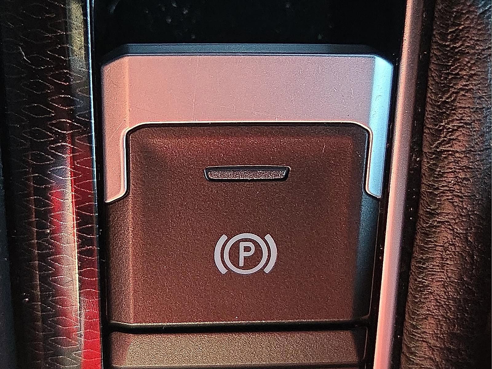 Used 2025 Volkswagen Taos SE image 19