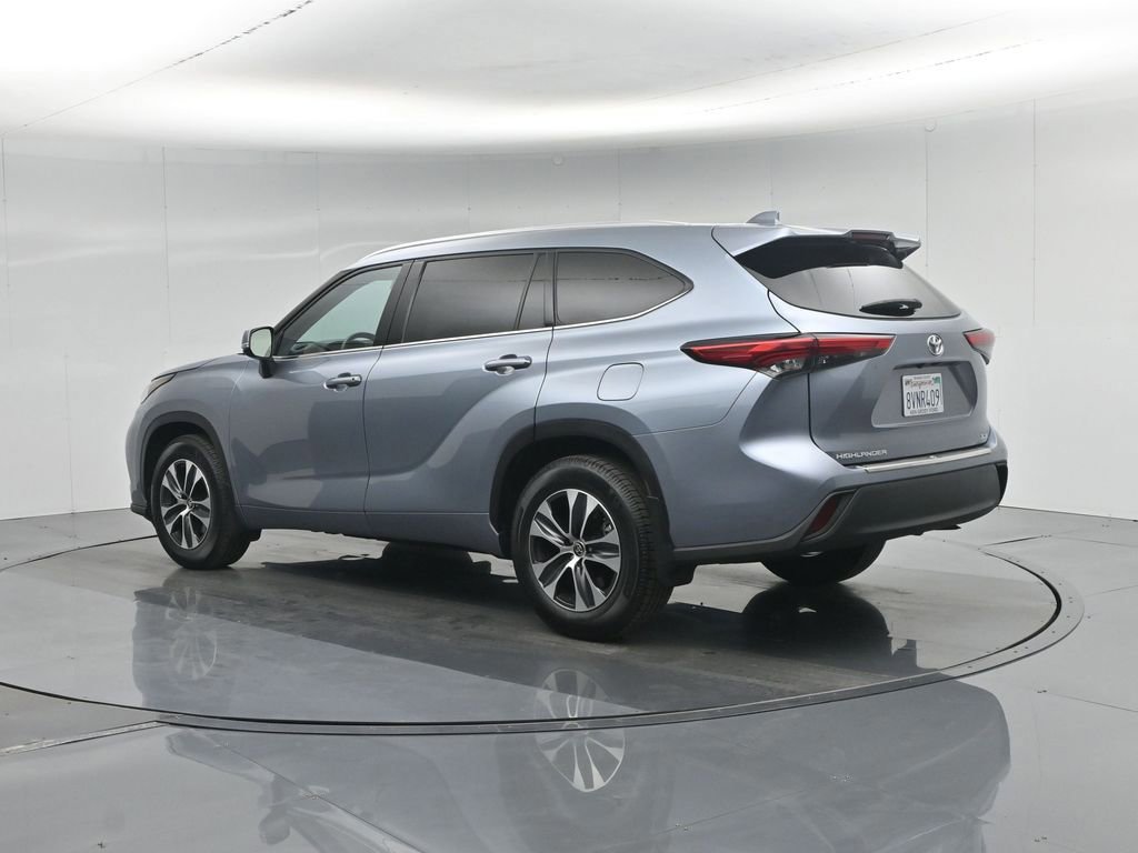 Used 2021 Toyota Highlander XLE image 17