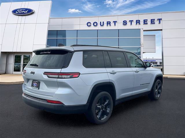 Used 2025 Jeep Grand Cherokee L Altitude AWD/4WD image 5