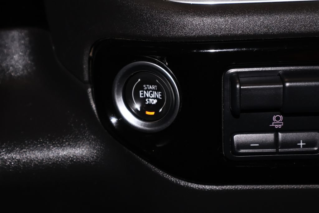 Used 2022 Chevrolet Silverado 1500 LT AWD/4WD image 26