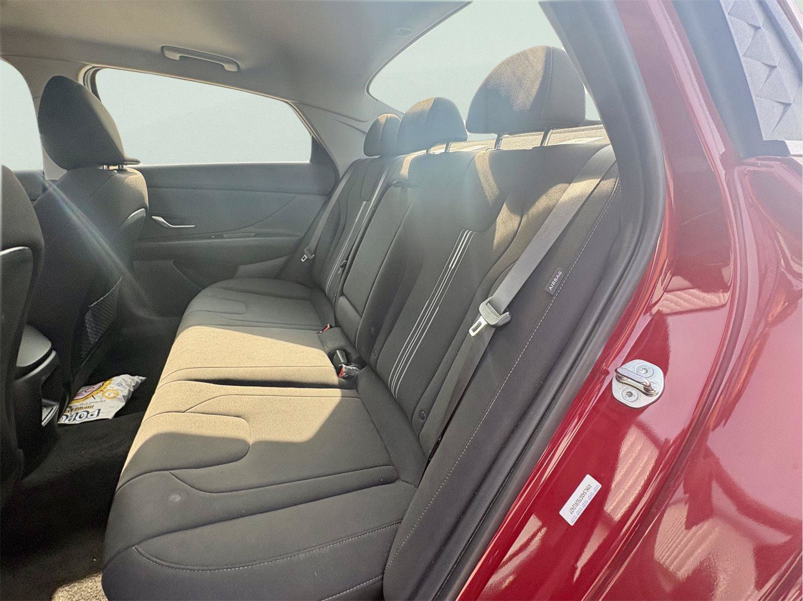 Used 2025 Hyundai Elantra SEL FWD image 11