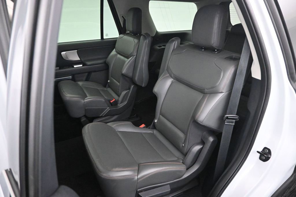 Certified 2025 Ford Expedition Active AWD/4WD image 14