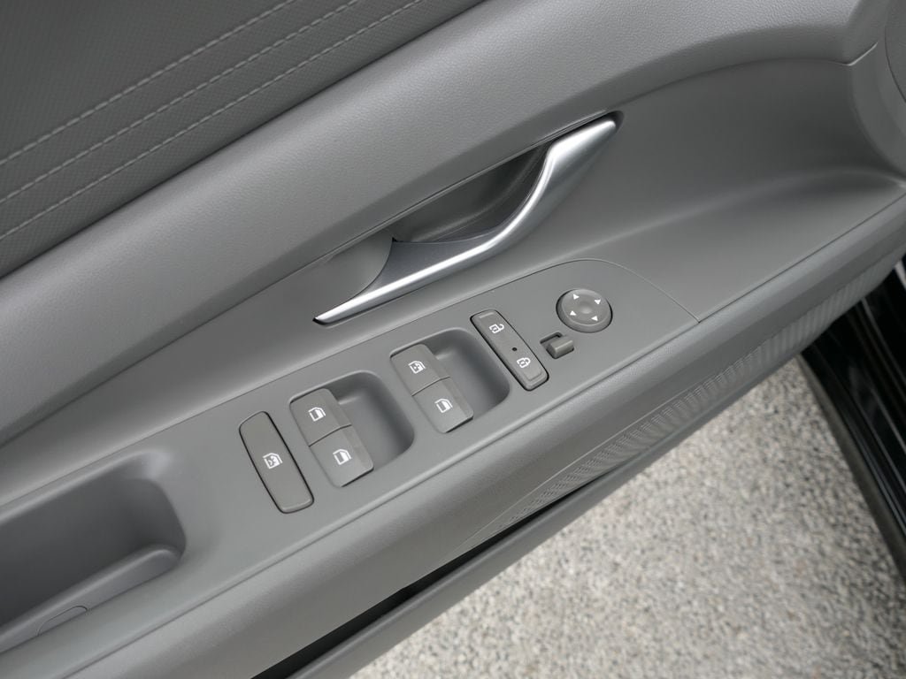 Used 2023 Hyundai Elantra Blue FWD image 15