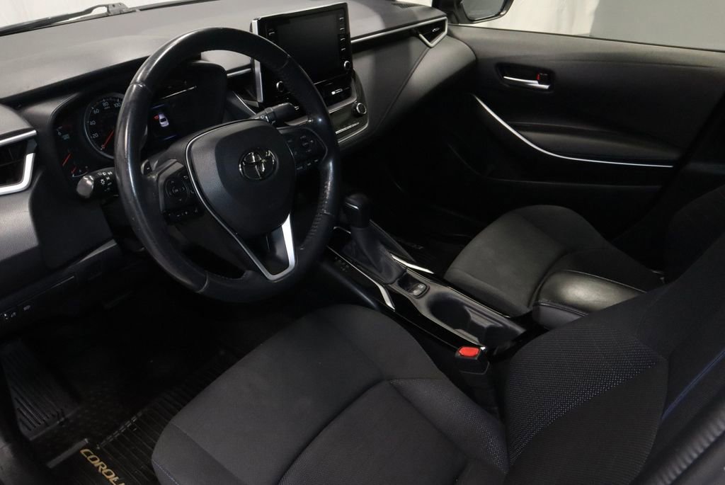 Used 2020 Toyota Corolla SE FWD image 25