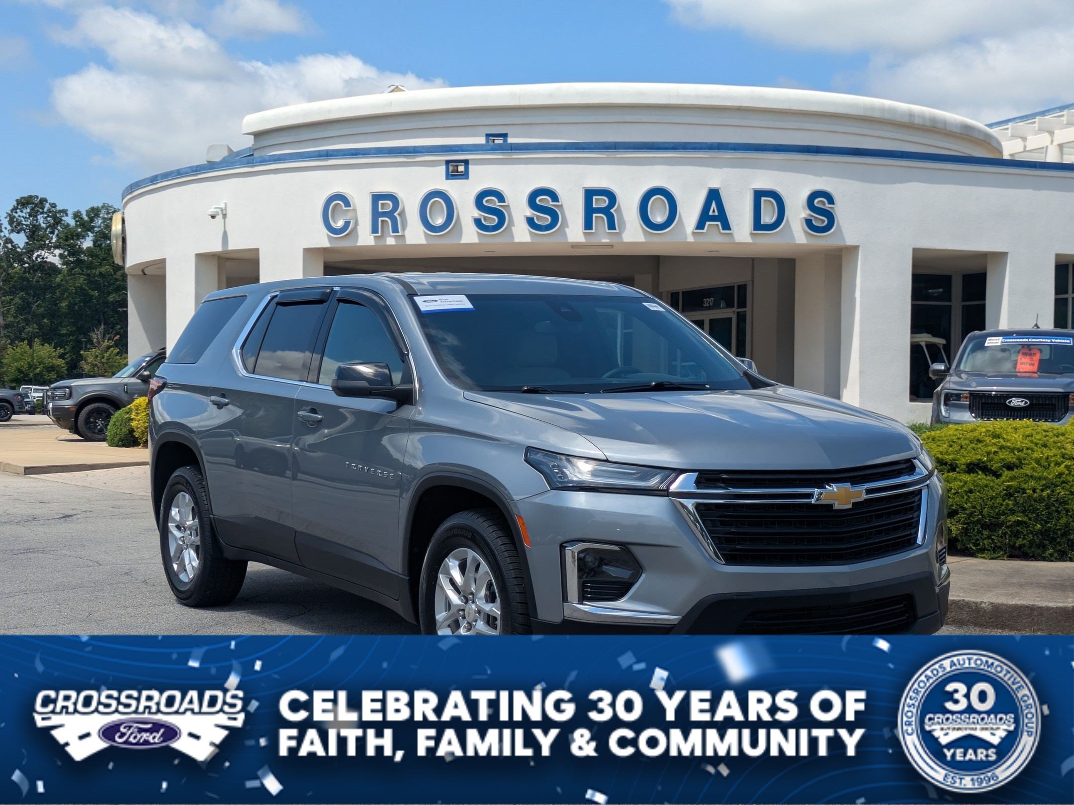 Used 2023 Chevrolet Traverse LS