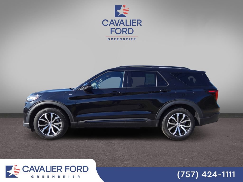 Certified 2025 Ford Explorer ST-Line AWD/4WD image 4