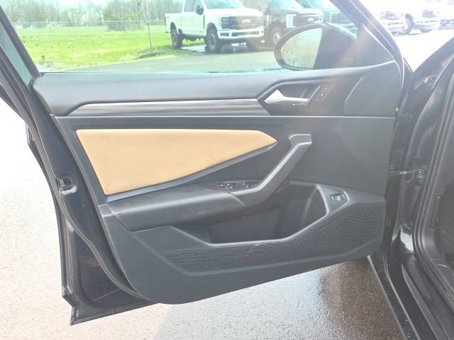 Used 2019 Volkswagen Jetta SEL FWD image 22