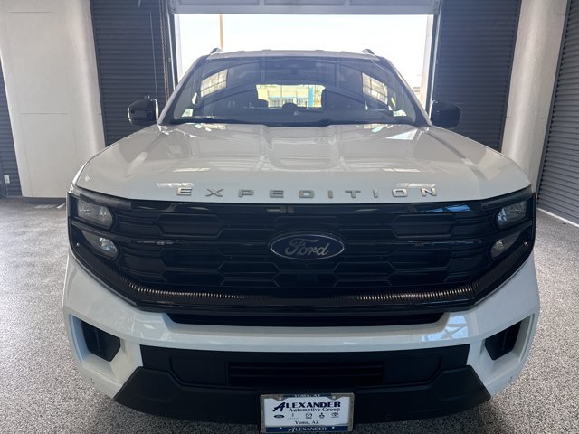 Certified 2025 Ford Expedition Active AWD/4WD image 2