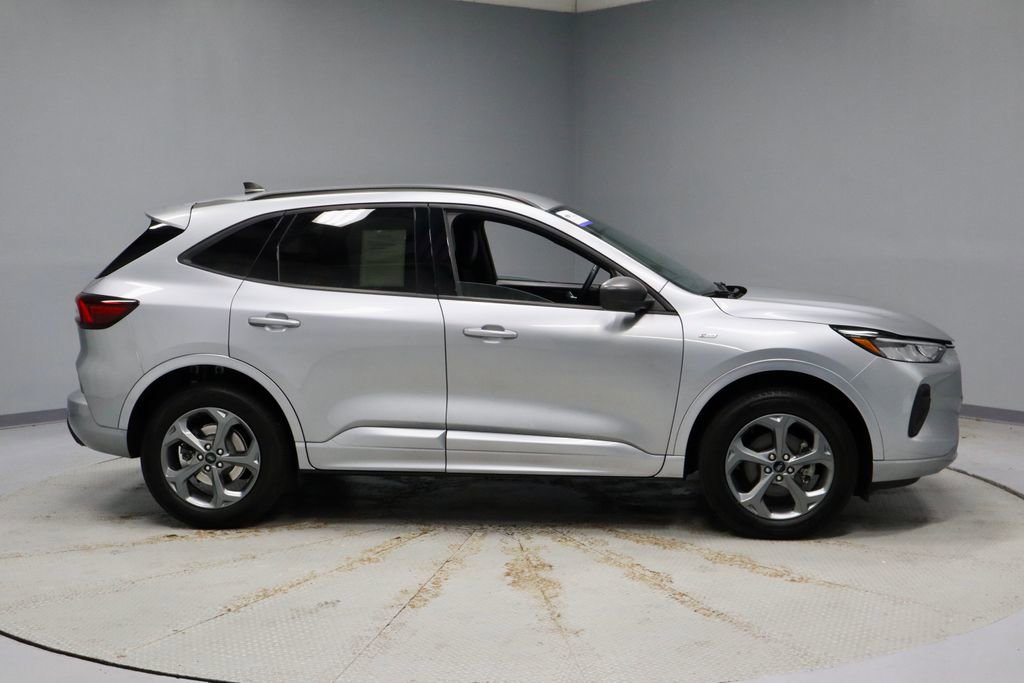 Certified 2024 Ford Escape ST-Line w/ Tech Pack #1 AWD/4WD image 7