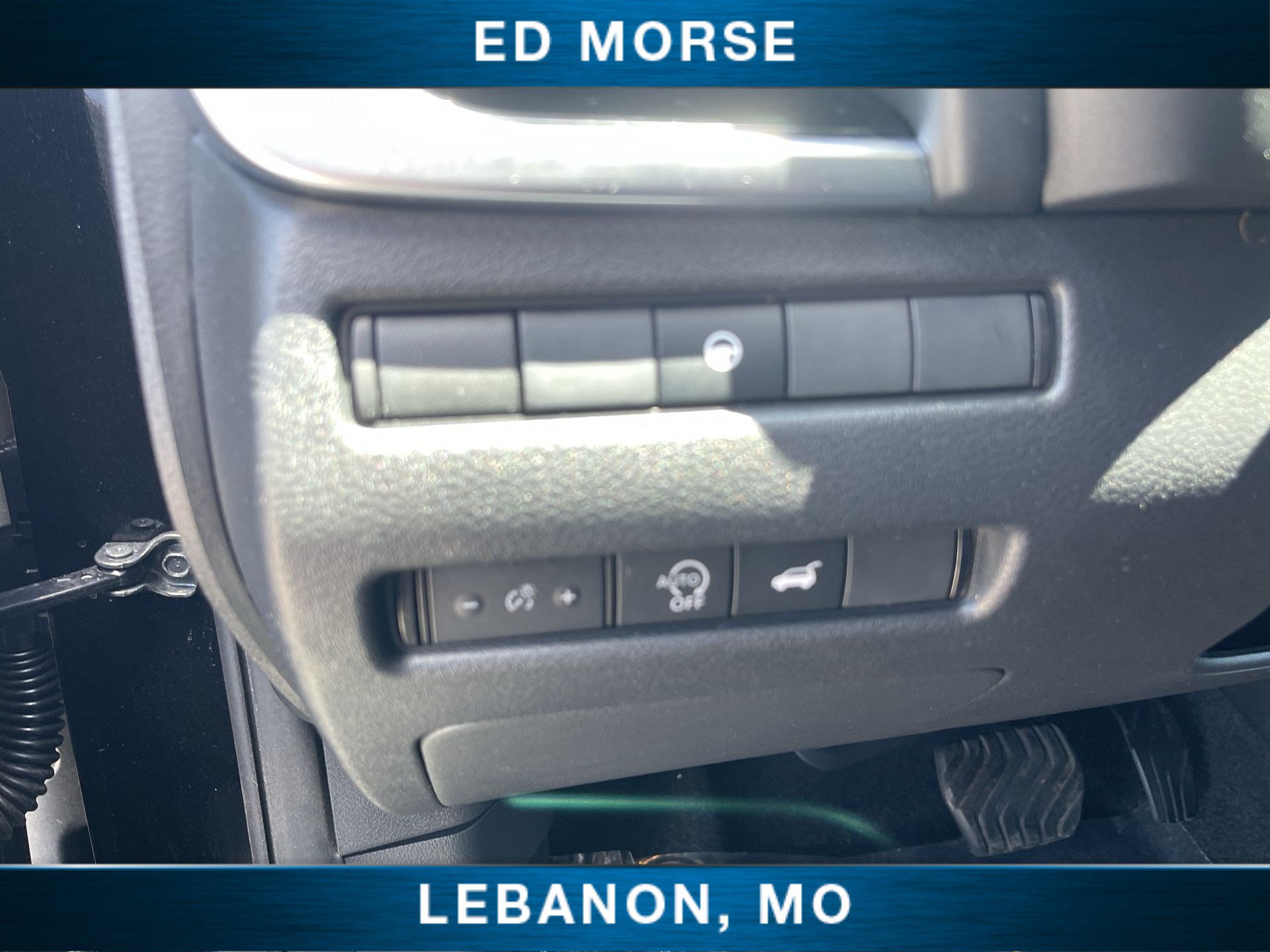 Used 2024 Nissan Rogue SL AWD/4WD image 17
