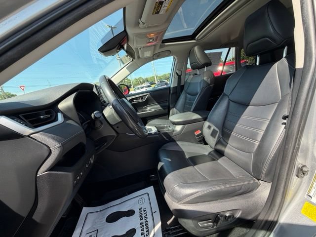 Used 2020 Toyota RAV4 XLE Premium FWD image 12