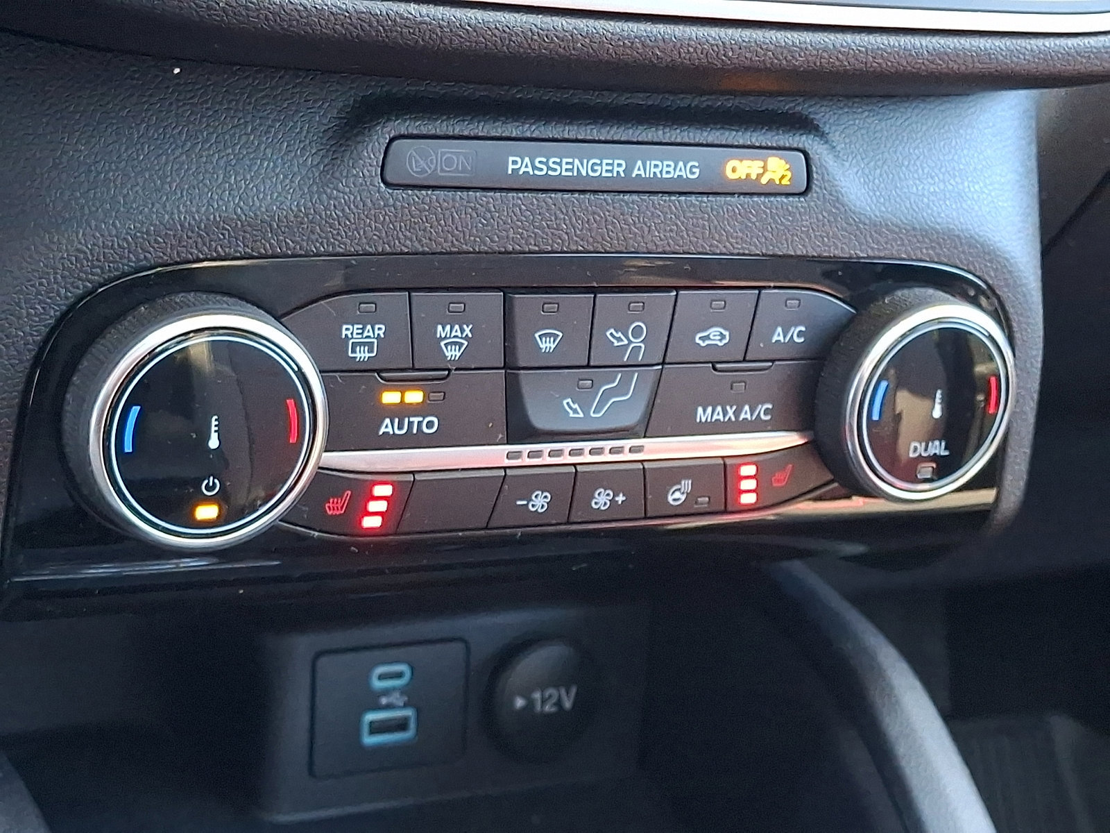 Certified 2022 Ford Escape SE w/ SE Sport Appearance Package image 20