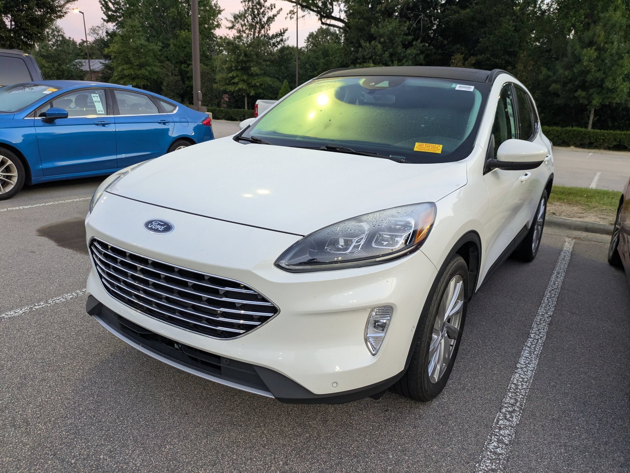 Certified 2021 Ford Escape Titanium w/ Titanium Elite Package AWD/4WD image 3