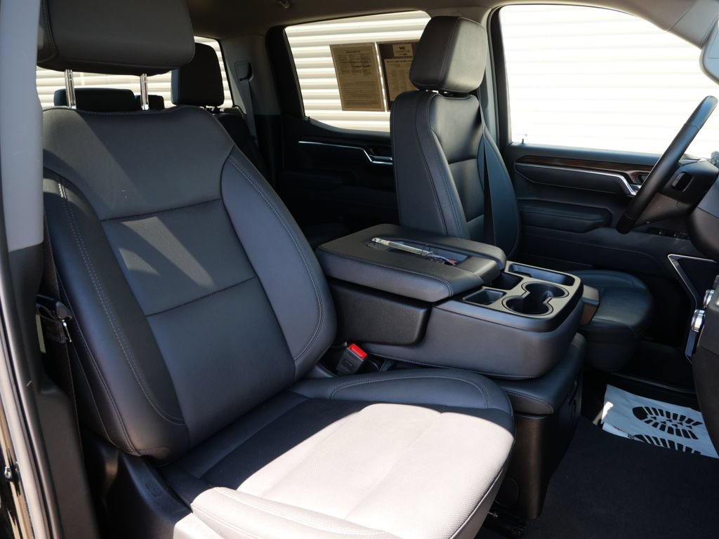 Used 2025 GMC Sierra 1500 SLT AWD/4WD image 42
