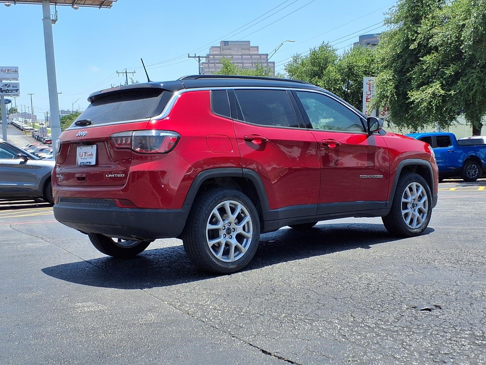 Used 2025 Jeep Compass Limited AWD/4WD image 6