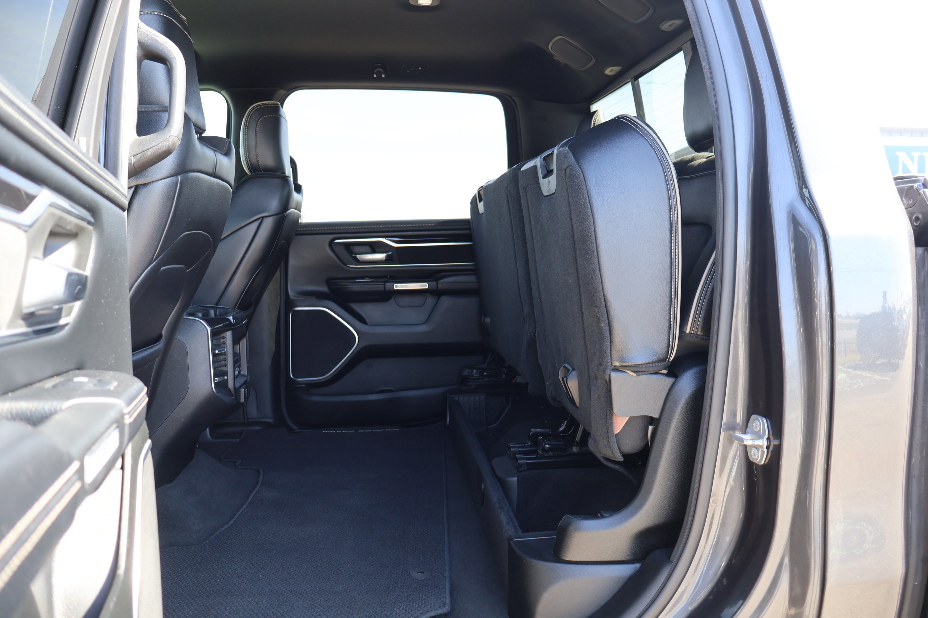 Used 2019 RAM 1500 Laramie image 28