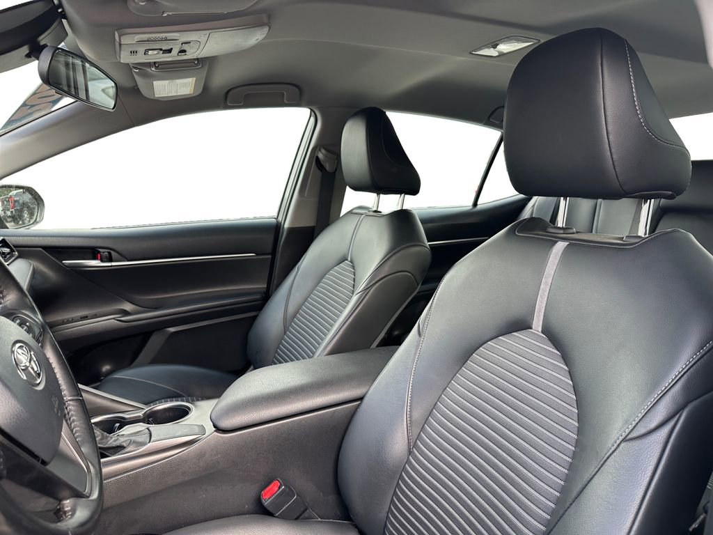 Used 2021 Toyota Camry SE image 9